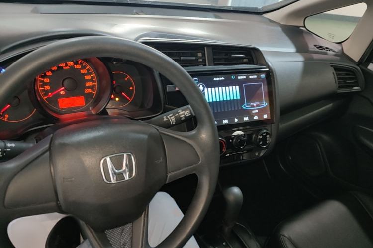 Used Honda Fit 2018 1.5L CVT Comfort Version Center Console