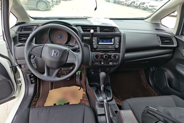 Used Honda Fit 2018 1.5L CVT Comfort Sunroof Version Center Console