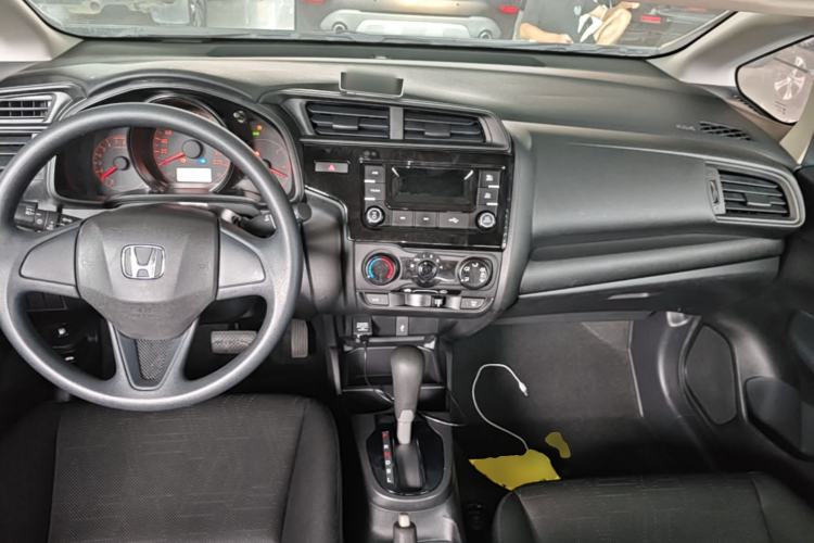 Used Honda Fit 2018 1.5L CVT Comfort Sunroof Version Center Console