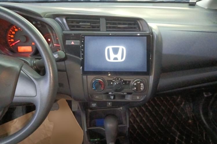 Used Honda Fit 2018 1.5L CVT Comfort Version Center Console