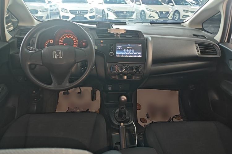 Used Honda Fit 2018 1.5L Manual Comfort Version Center Console