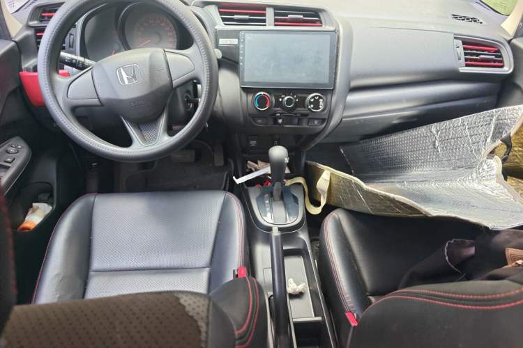 Used Honda Fit 2018 1.5L CVT Comfort Version Center Console