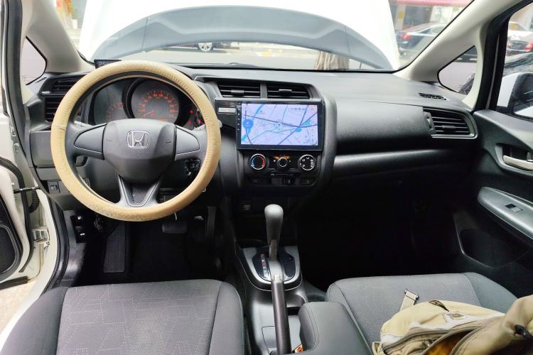 Used Honda Fit 2018 1.5L CVT Comfort Version Center Console