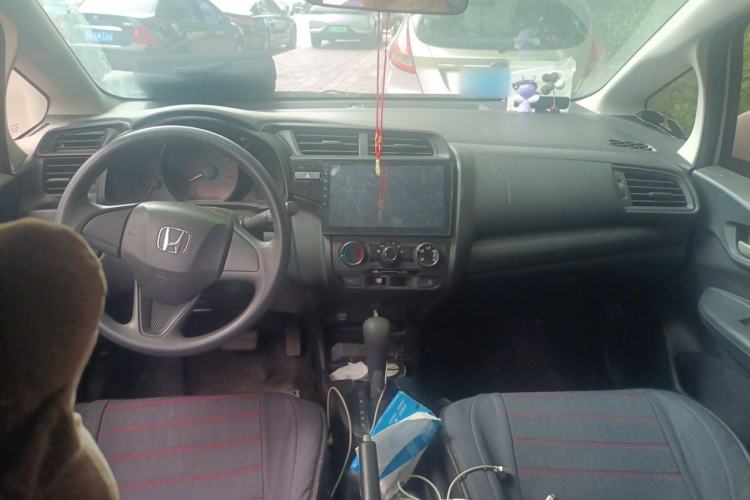 Used Honda Fit 2018 1.5L CVT Comfort Version Center Console