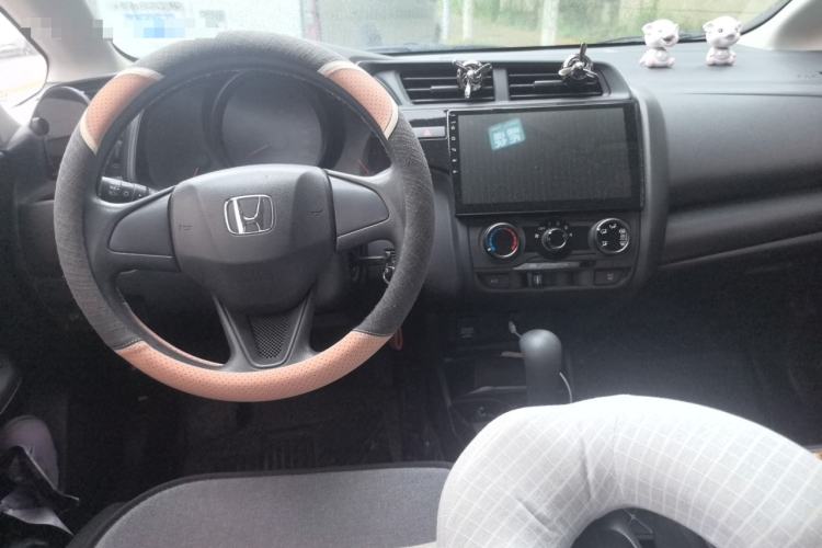 Used Honda Fit 2018 1.5L CVT Comfort Version Center Console