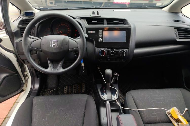 Used Honda Fit 2018 1.5L CVT Comfort Sunroof Version Center Console