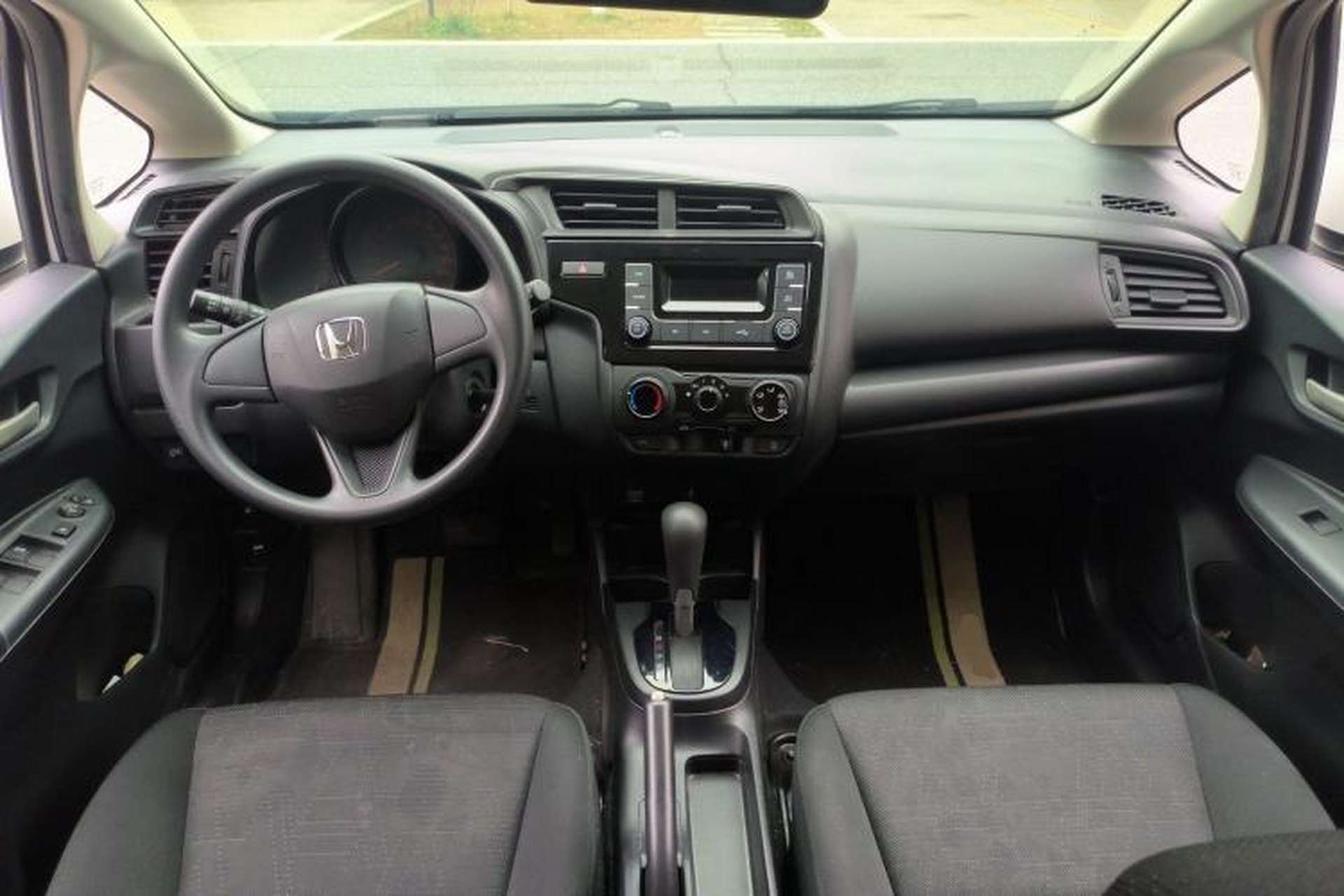 Used Honda Fit 2018 1.5L CVT Comfort Version Center Console