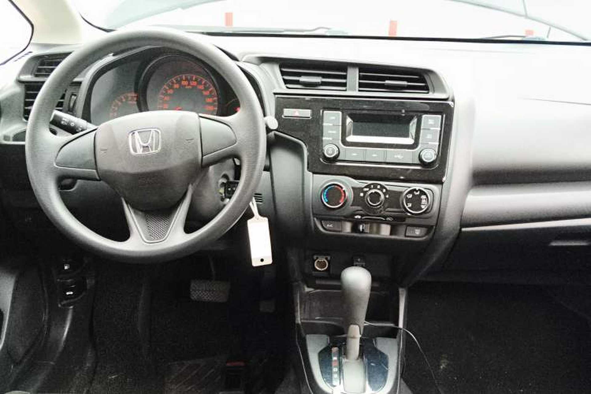 Used Honda Fit 2018 1.5L CVT Comfort Version Center Console