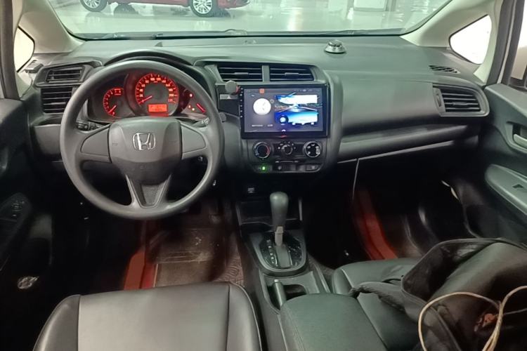 Used Honda Fit 2018 1.5L CVT Comfort Version Center Console