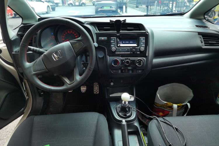 Used Honda Fit 2018 1.5L Manual Comfort Version Center Console