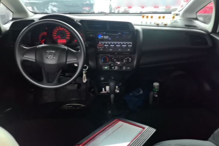 Used Honda Fit 2018 1.5L CVT Comfort Version Center Console