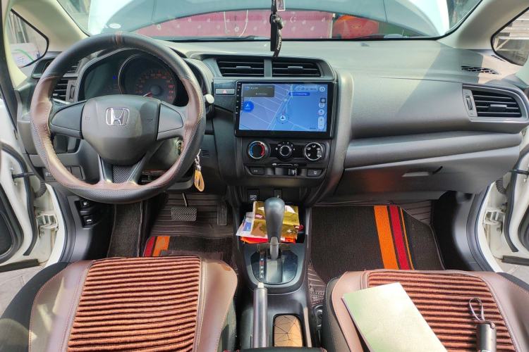 Used Honda Fit 2018 1.5L CVT Comfort Version Center Console