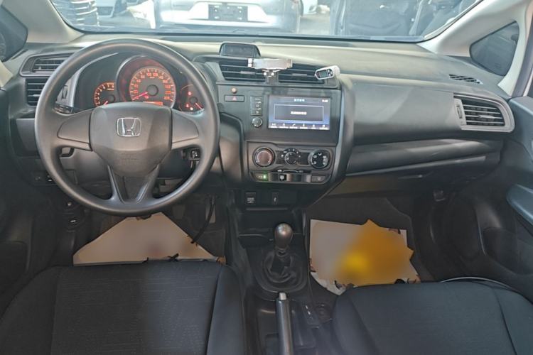 Used Honda Fit 2018 1.5L Manual Comfort Version Center Console