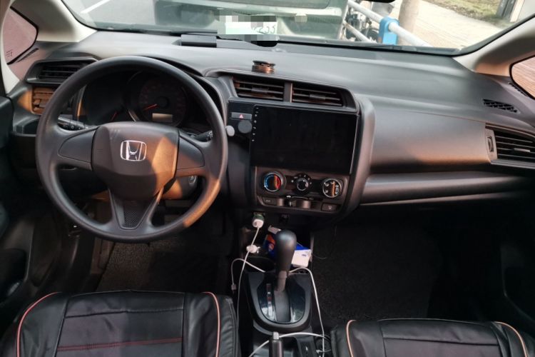 Used Honda Fit 2018 1.5L CVT Comfort Sunroof Version Center Console