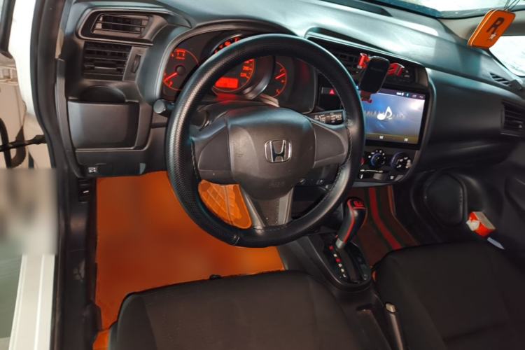 Used Honda Fit 2018 1.5L CVT Comfort Version Center Console