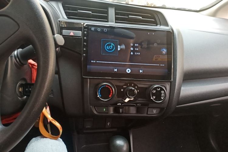 Used Honda Fit 2018 1.5L CVT Comfort Version Center Console