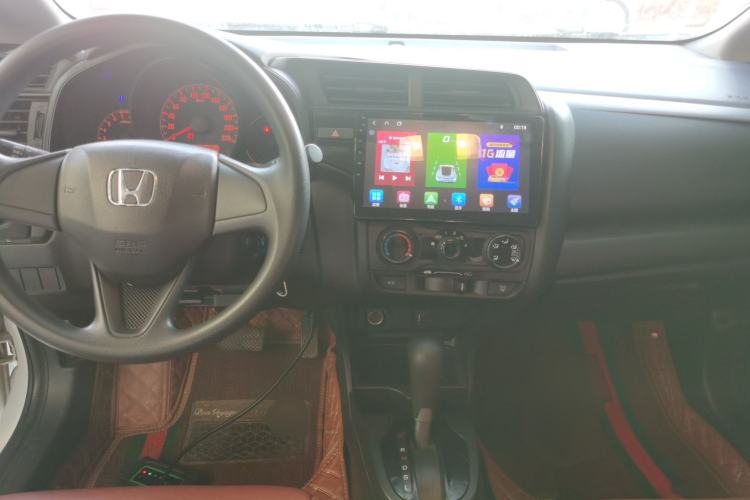 Used Honda Fit 2018 1.5L CVT Comfort Sunroof Version Center Console