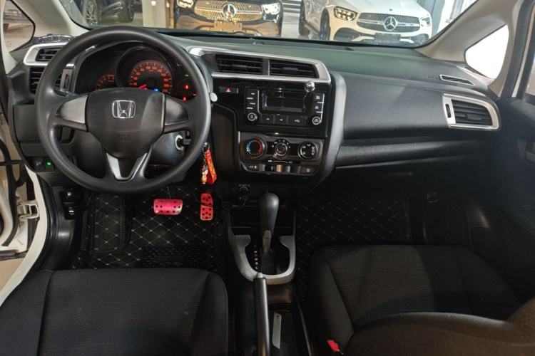 Used Honda Fit 2018 1.5L CVT Comfort Version Center Console