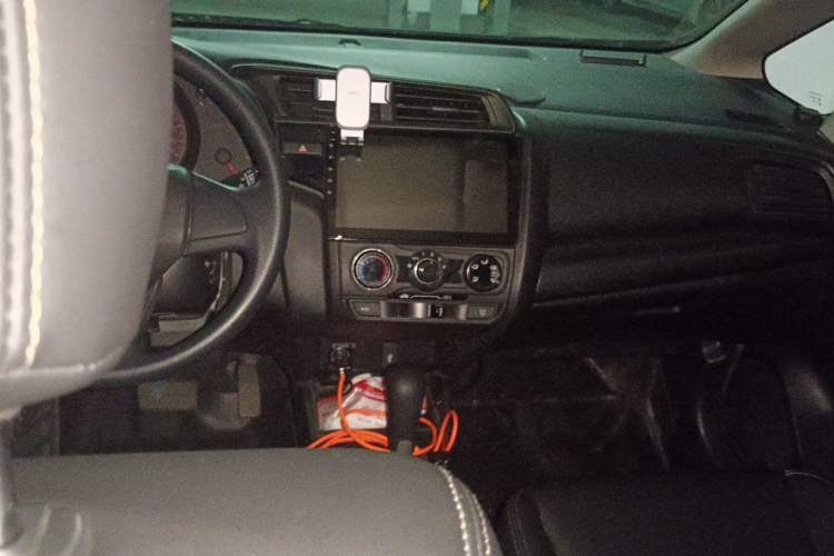 Used Honda Fit 2018 1.5L CVT Comfort Version Center Console