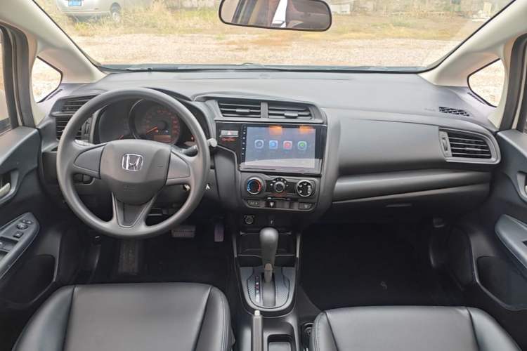 Used Honda Fit 2018 1.5L CVT Comfort Sunroof Version Center Console