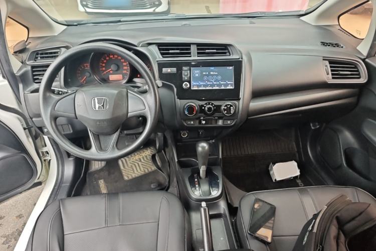 Used Honda Fit 2018 1.5L CVT Comfort Version Center Console