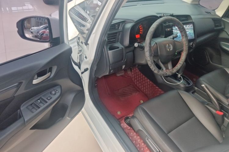 Used Honda Fit 2018 1.5L CVT Comfort Sunroof Version Driver Seat