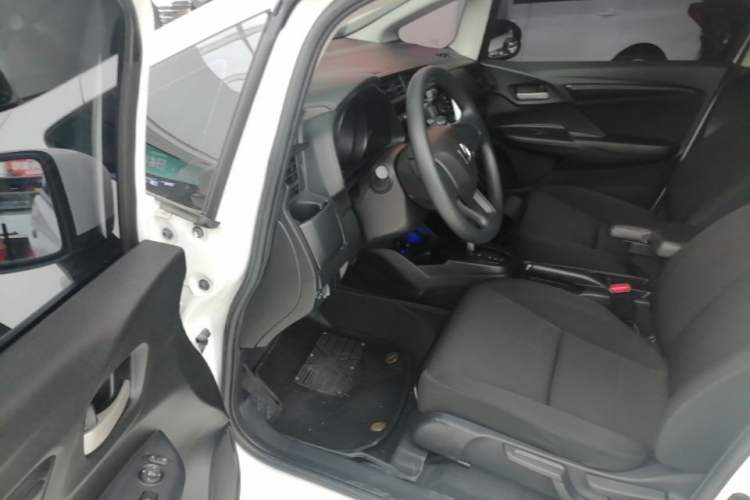 Used Honda Fit 2018 1.5L CVT Comfort Sunroof Version Driver Seat