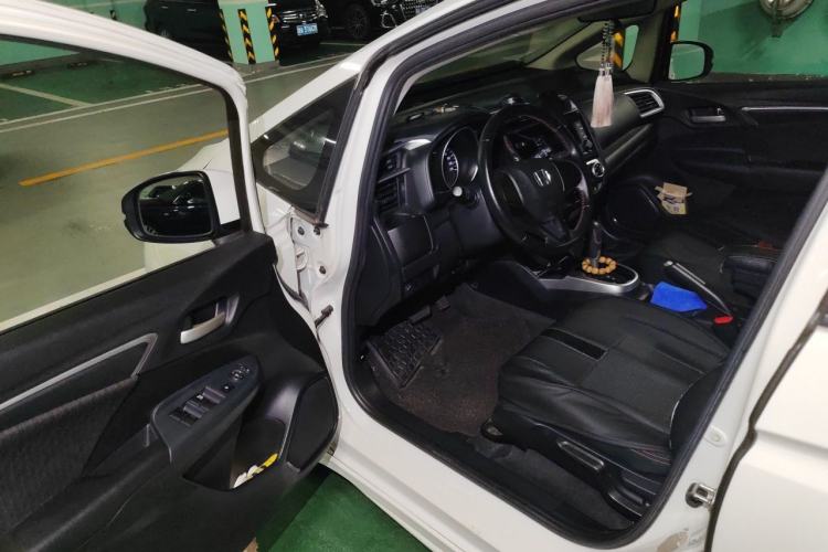 Used Honda Fit 2018 1.5L CVT Trendy Run+ Edition Driver Seat