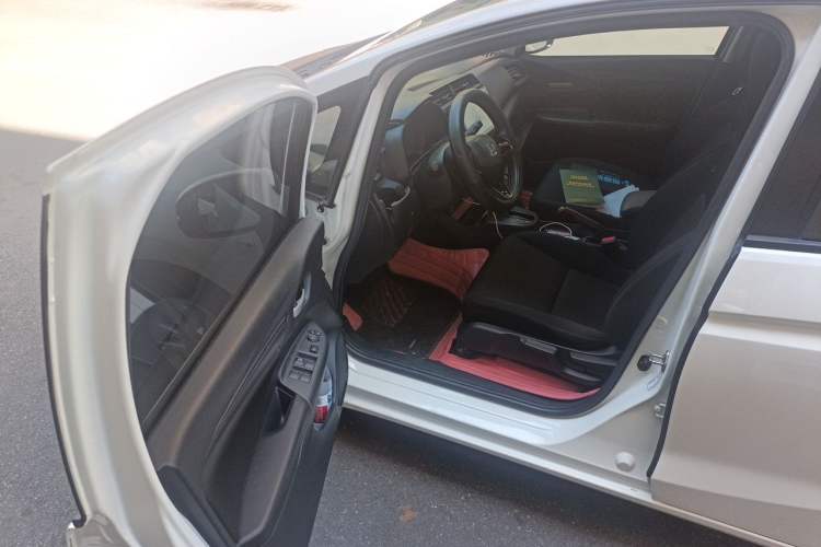 Used Honda Fit 2018 1.5L CVT Comfort Sunroof Version Driver Seat