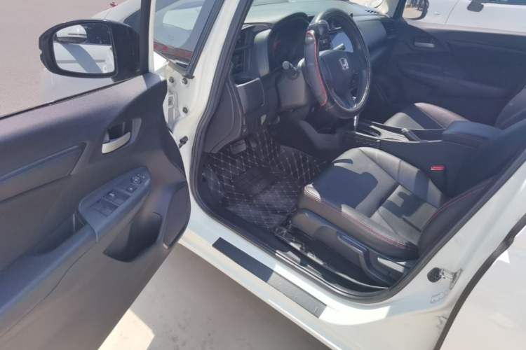 Used Honda Fit 2018 1.5L CVT Comfort Sunroof Version Driver Seat