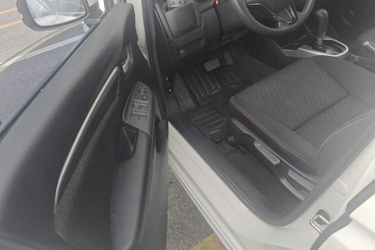 Used Honda Fit 2018 1.5L CVT Trendy Sports Edition Driver Seat
