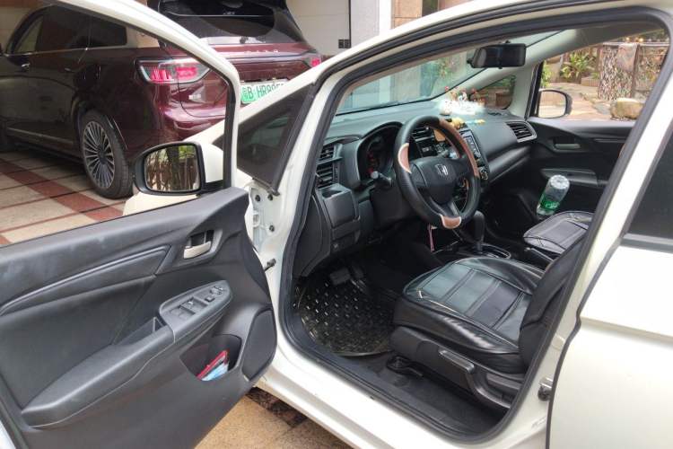 Used Honda Fit 2018 1.5L CVT Comfort Version Driver Seat
