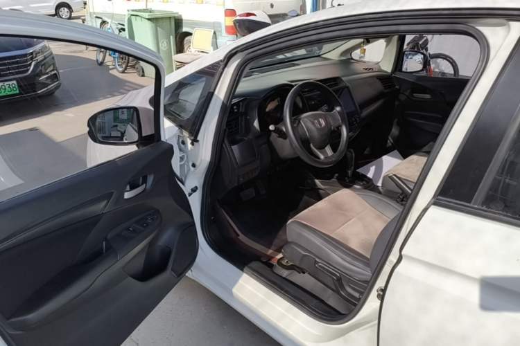Used Honda Fit 2018 1.5L CVT Comfort Sunroof Version Driver Seat