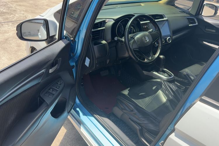 Used Honda Fit 2018 1.5L CVT Trendy Run+ Edition Driver Seat