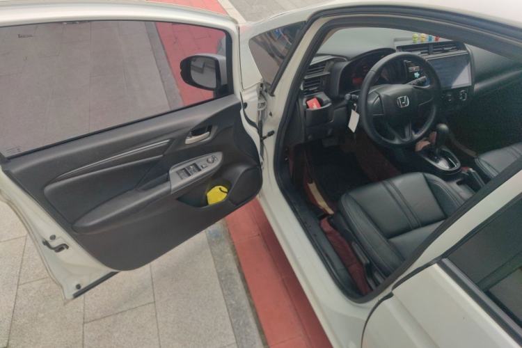 Used Honda Fit 2018 1.5L CVT Comfort Sunroof Version Driver Seat