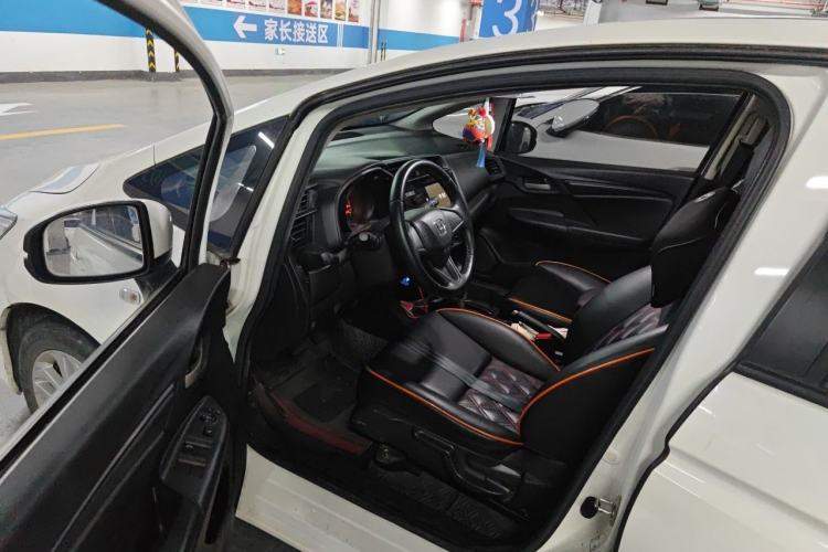 Used Honda Fit 2018 1.5L CVT Comfort Sunroof Version Driver Seat