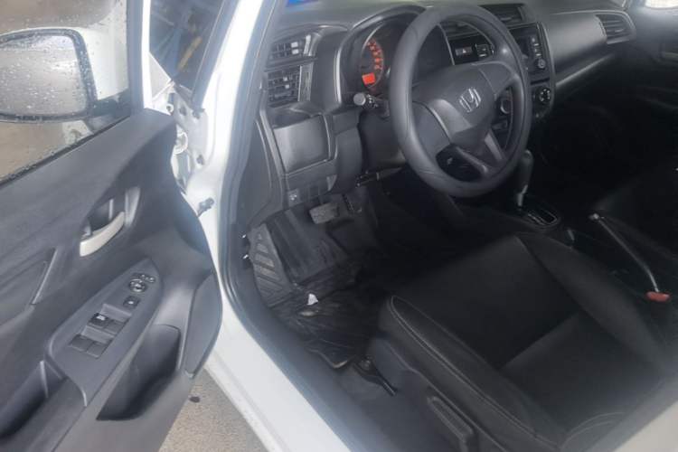 Used Honda Fit 2018 1.5L CVT Comfort Sunroof Version Driver Seat