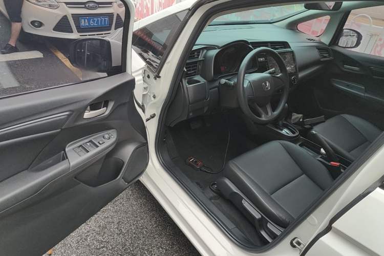 Used Honda Fit 2018 1.5L CVT Comfort Sunroof Version Driver Seat