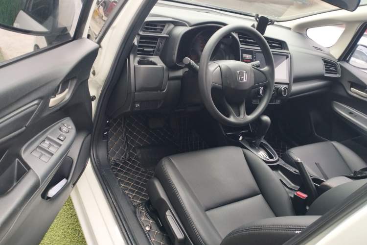 Used Honda Fit 2018 1.5L CVT Comfort Sunroof Version Driver Seat