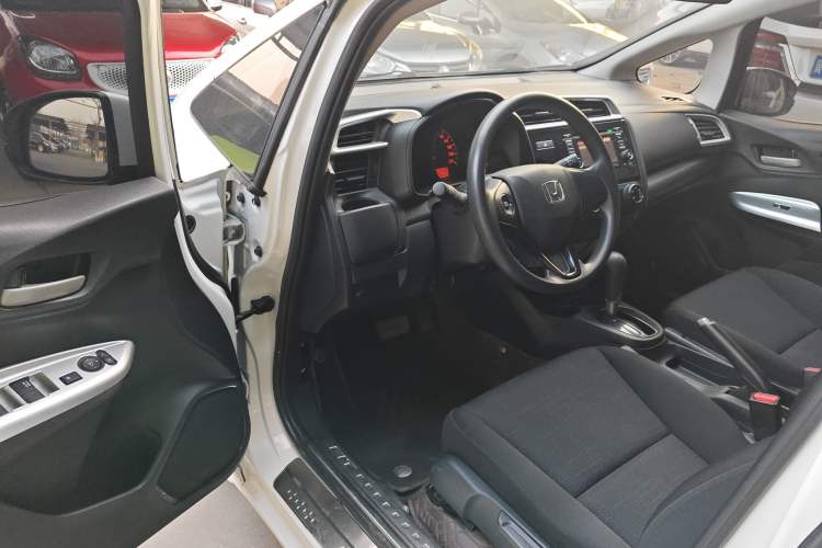 Used Honda Fit 2018 1.5L CVT Comfort Sunroof Version Driver Seat