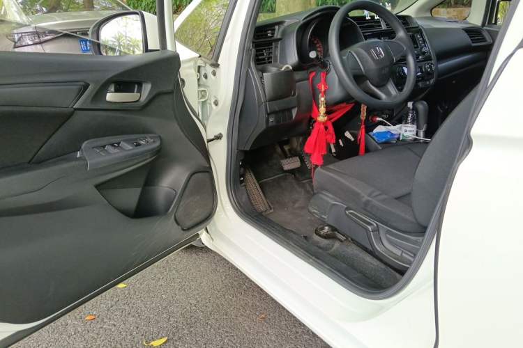 Used Honda Fit 2018 1.5L CVT Comfort Sunroof Version Driver Seat