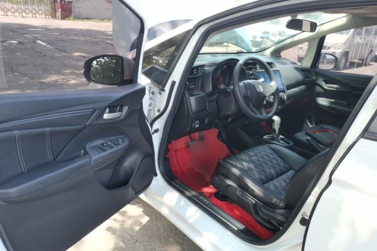 Used Honda Fit 2018 1.5L CVT Comfort Sunroof Version Driver Seat