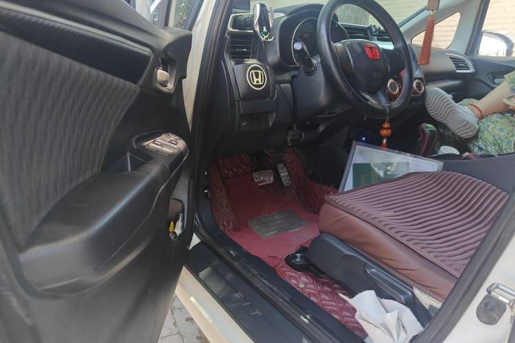 Used Honda Fit 2018 1.5L CVT Trendy Run+ Edition Driver Seat