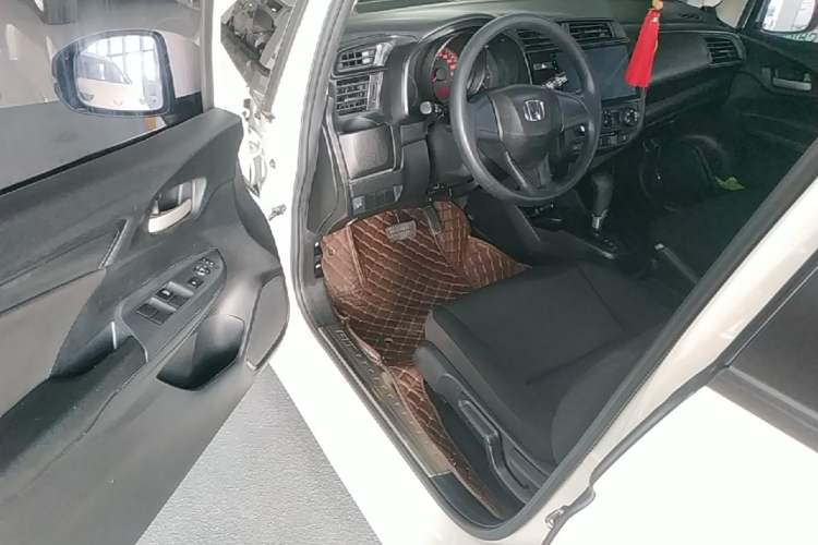 Used Honda Fit 2018 1.5L CVT Comfort Sunroof Version Driver Seat