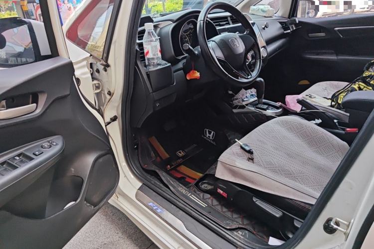 Used Honda Fit 2018 1.5L CVT Trendy Run+ Edition Driver Seat