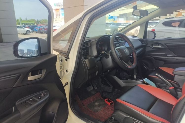 Used Honda Fit 2018 1.5L CVT Comfort Sunroof Version Driver Seat