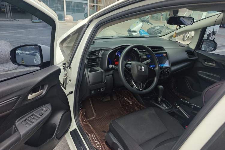 Used Honda Fit 2018 1.5L CVT Comfort Version Driver Seat
