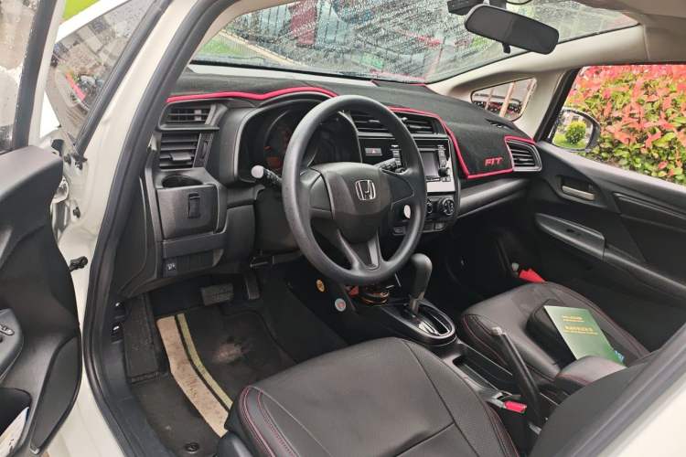 Used Honda Fit 2018 1.5L CVT Comfort Sunroof Version Driver Seat