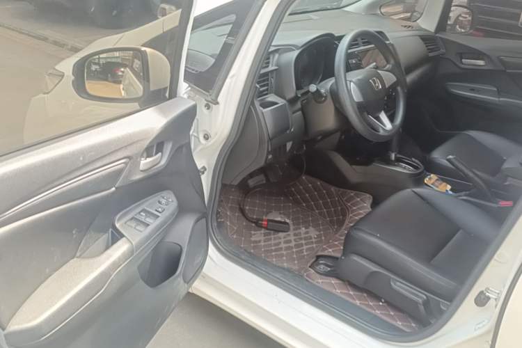 Used Honda Fit 2018 1.5L CVT Comfort Sunroof Version Driver Seat