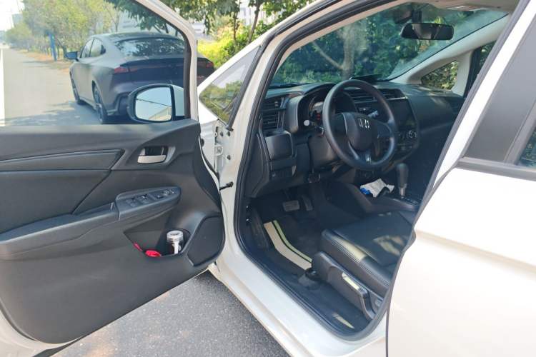 Used Honda Fit 2018 1.5L CVT Comfort Sunroof Version Driver Seat